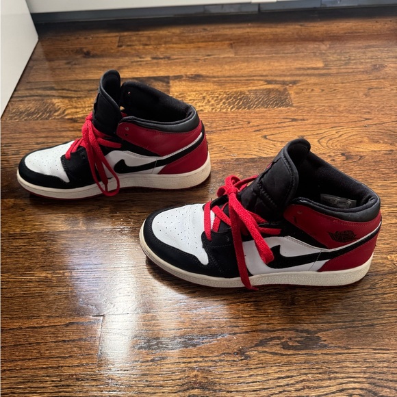 Air Jordan 1 Retro OG 'Black Toe' 2016 - Picture 2 of 7